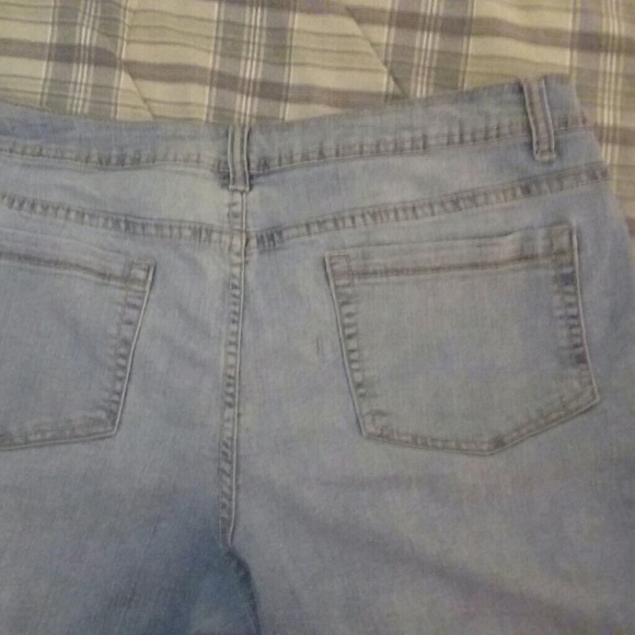 Jean shorts - Picture 3 of 3